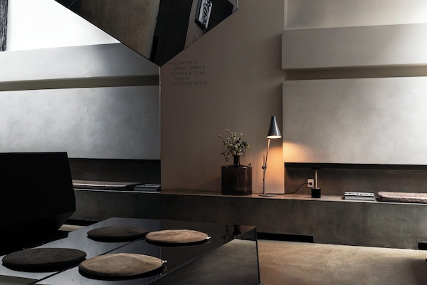 Kawasan tempat duduk lobi