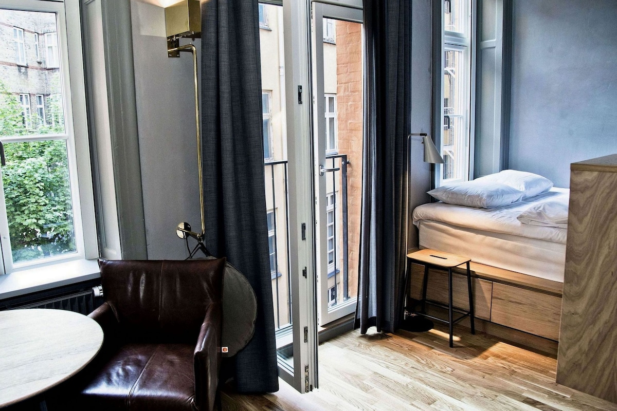 Small Double Room | Ropa de cama hipoalergénica y edredón