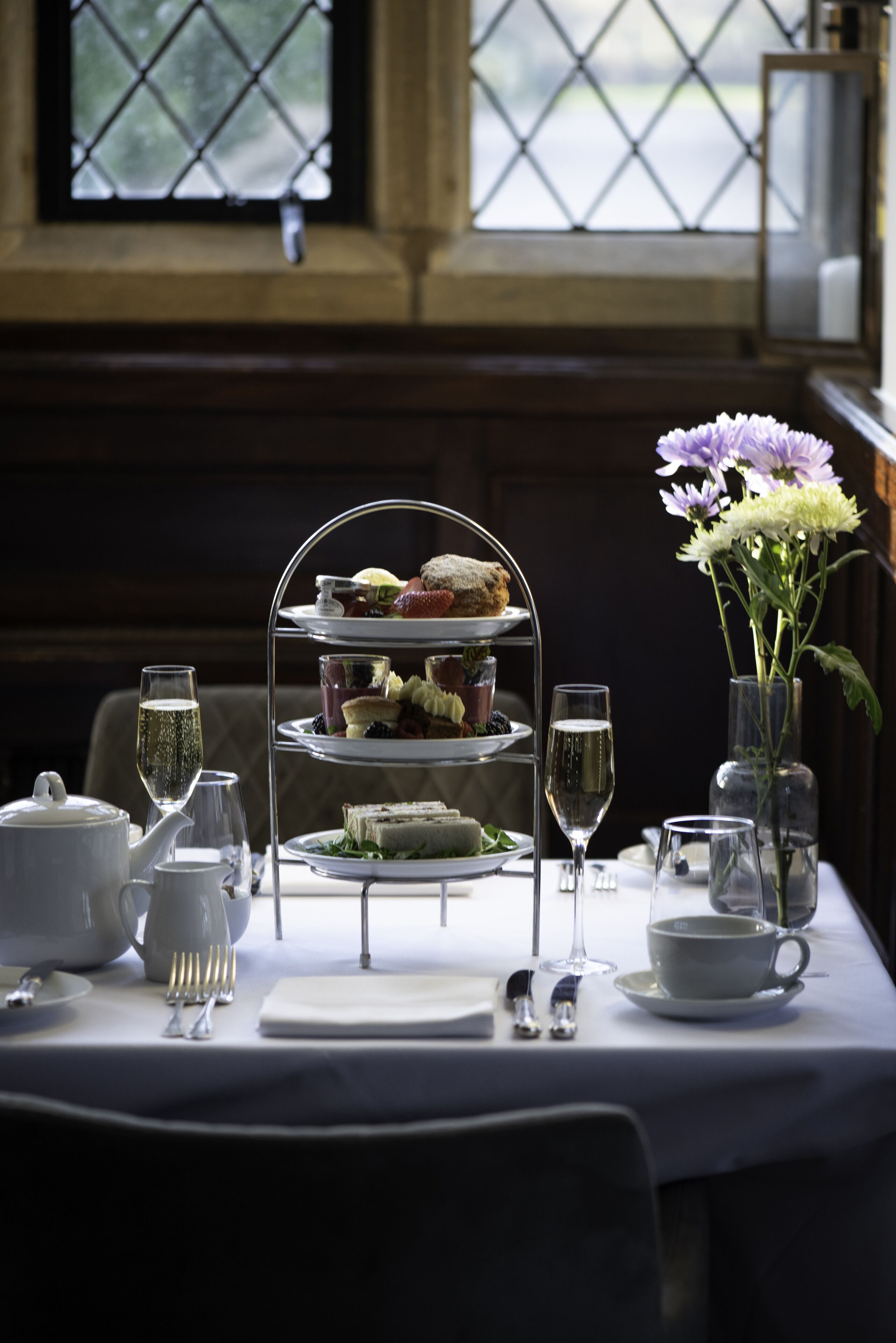 Breakfast, lunch, dinner served; garden views 