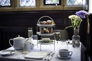 Breakfast, lunch, dinner served; garden views