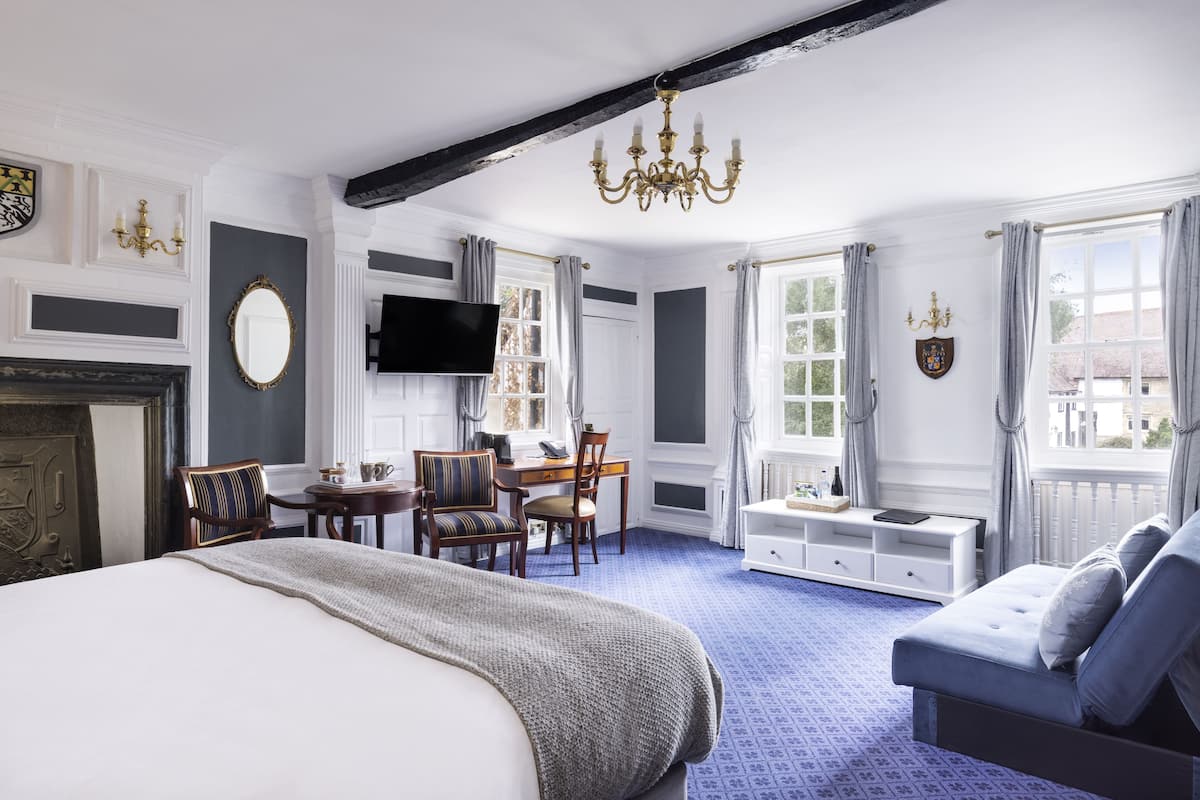 exclusive double room | premium bedding, minibar, individually decorated, individually furnished