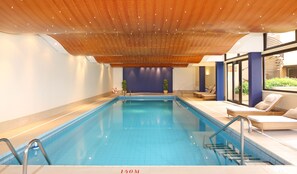 Indoor pool, sun loungers