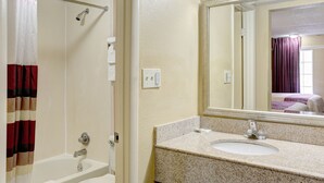 Standard Room, 2 Queen Beds, Non Smoking | Bathroom | Free toiletries, hair dryer, towels - Vista Inn and Suites Nashville Airport East (Hermitage)