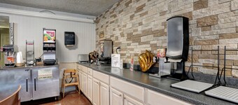 Vista Inn and Suites Nashville Airport East