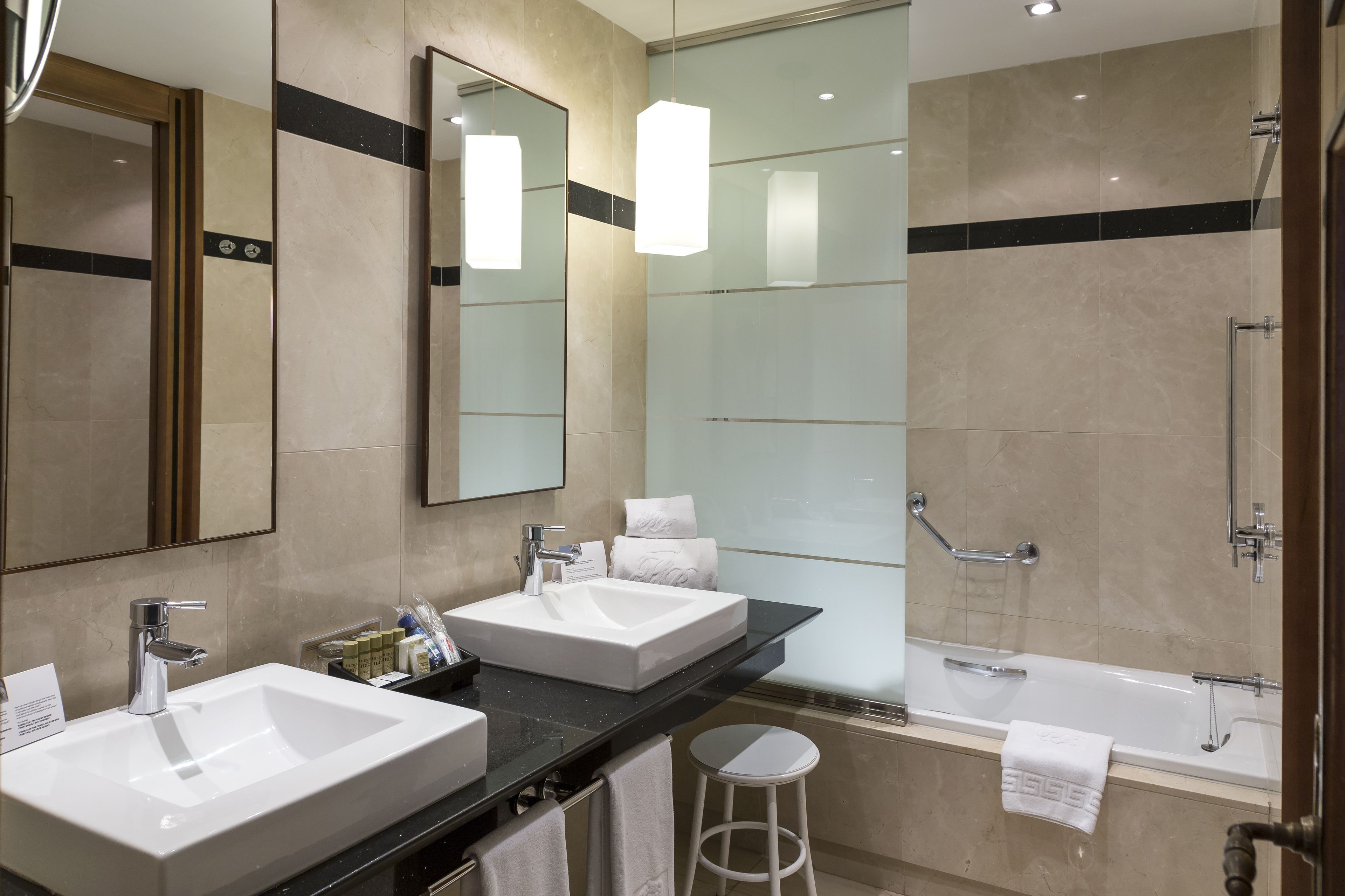 Bathroom | Combined shower/tub, eco-friendly toiletries, hair dryer, bathrobes
