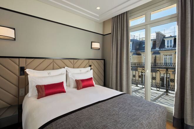 Premium bedding, in-room safe, desk, laptop workspace
