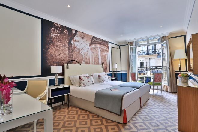 Premium bedding, in-room safe, desk, laptop workspace