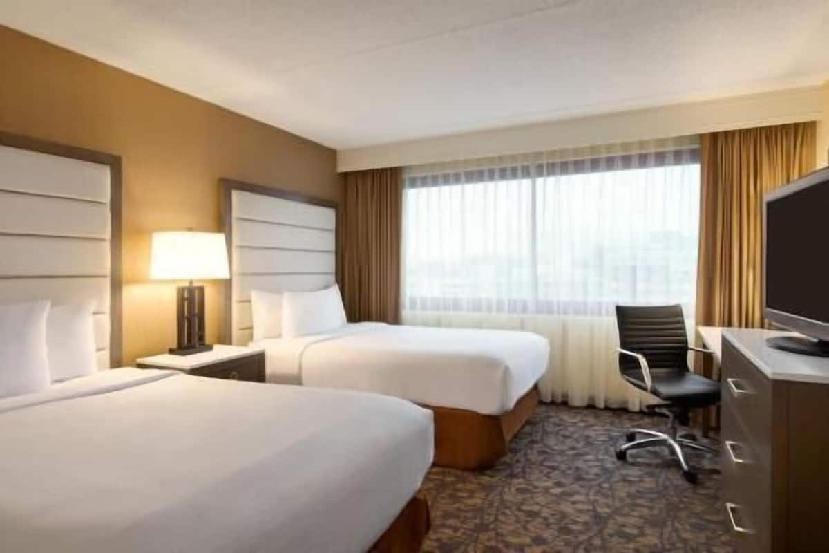 In-room safe, desk, laptop workspace, blackout curtains