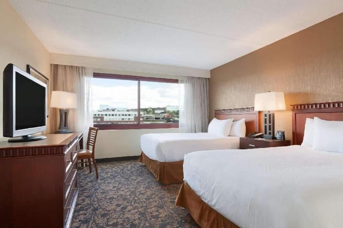 In-room safe, desk, laptop workspace, blackout curtains