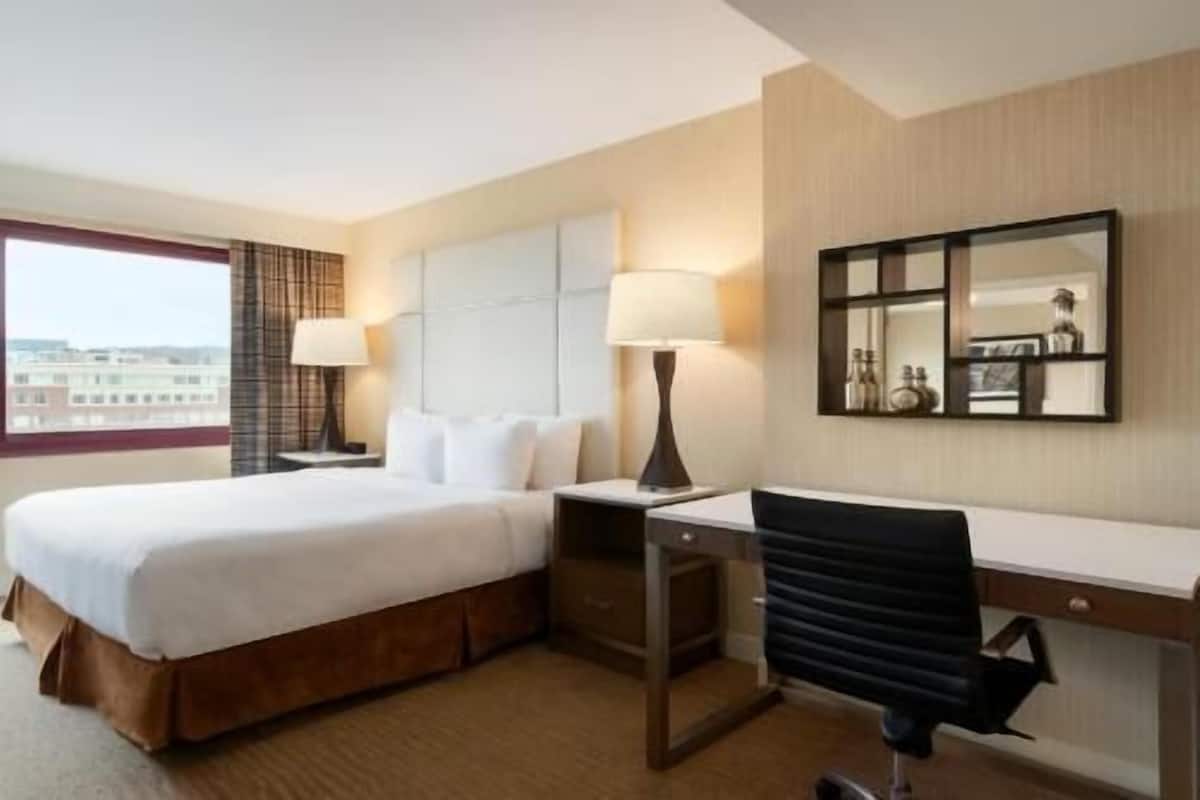 In-room safe, desk, laptop workspace, blackout curtains