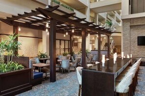 Dinner served, American cuisine - Embassy Suites by Hilton Boston Waltham (Waltham)