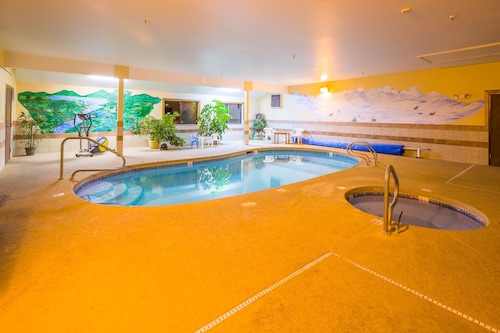 Alpine Inn & Suites