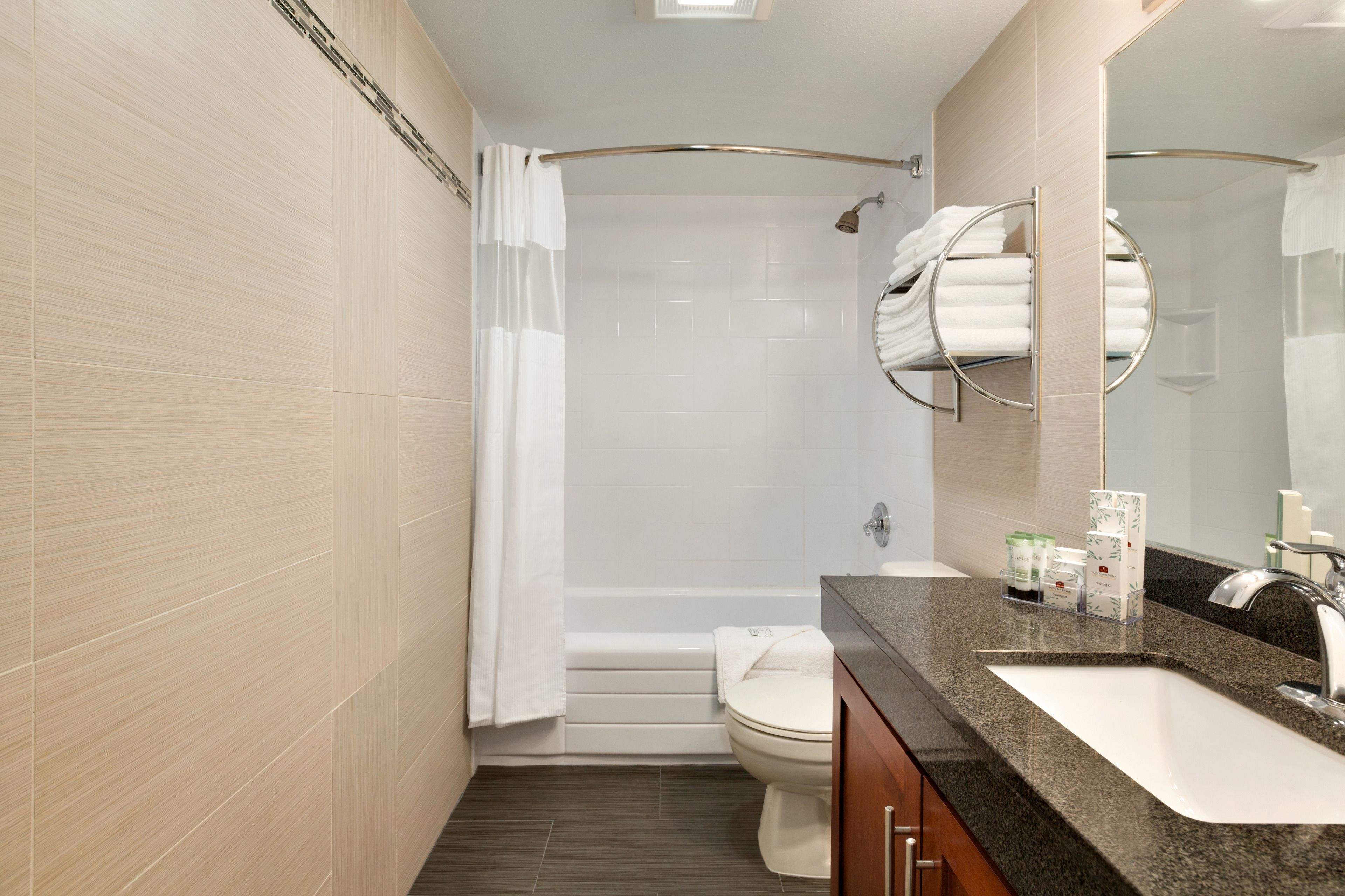 kitchen suite | bathroom | combined shower/bathtub, free toiletries, hair dryer, bathrobes