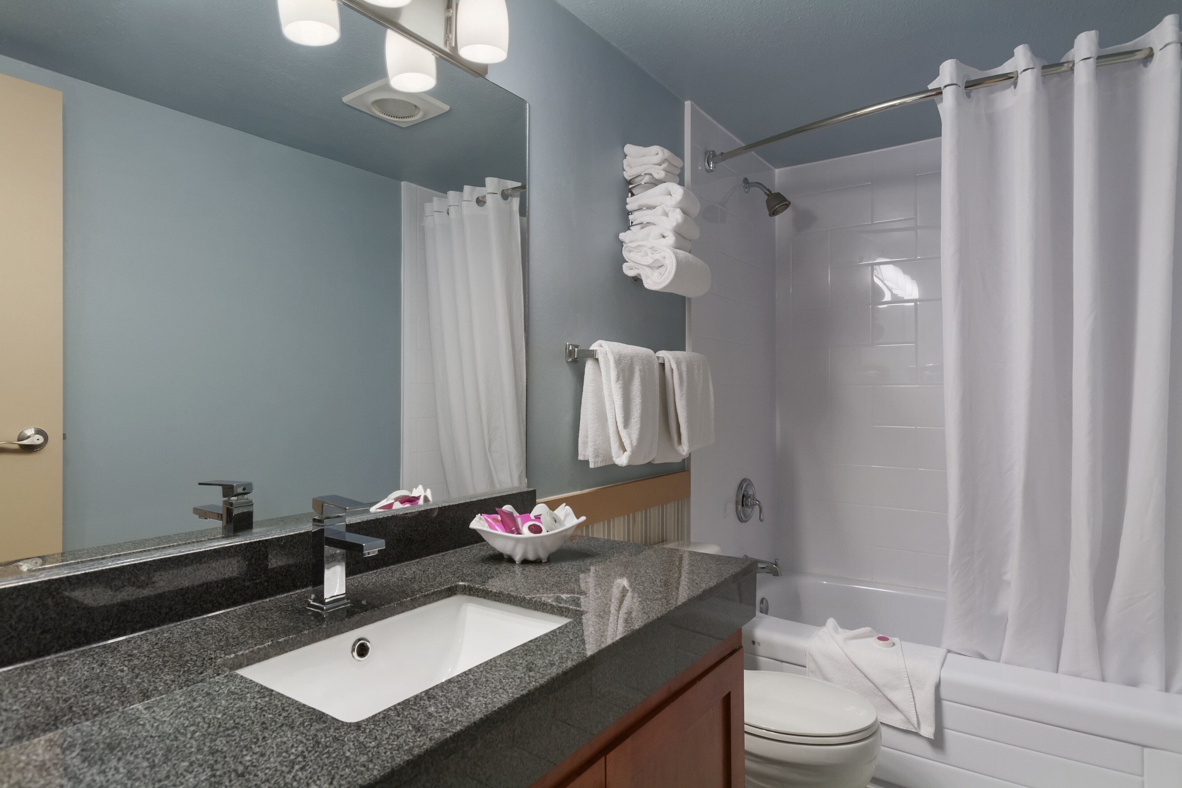 Poco Inn and Suites Hotel & Conference Centre