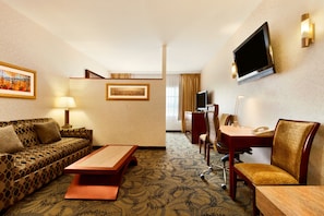 Kitchen Suite | Living room | 42-inch flat-screen TV with cable channels, TV