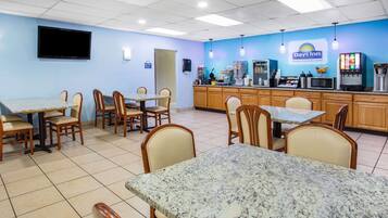 Termasuk sarapan Eropah setiap hari