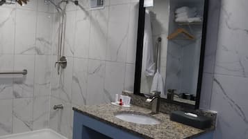 Studio, 2 Double Beds, Non Smoking | Bathroom | Combined shower/bathtub, hair dryer, towels