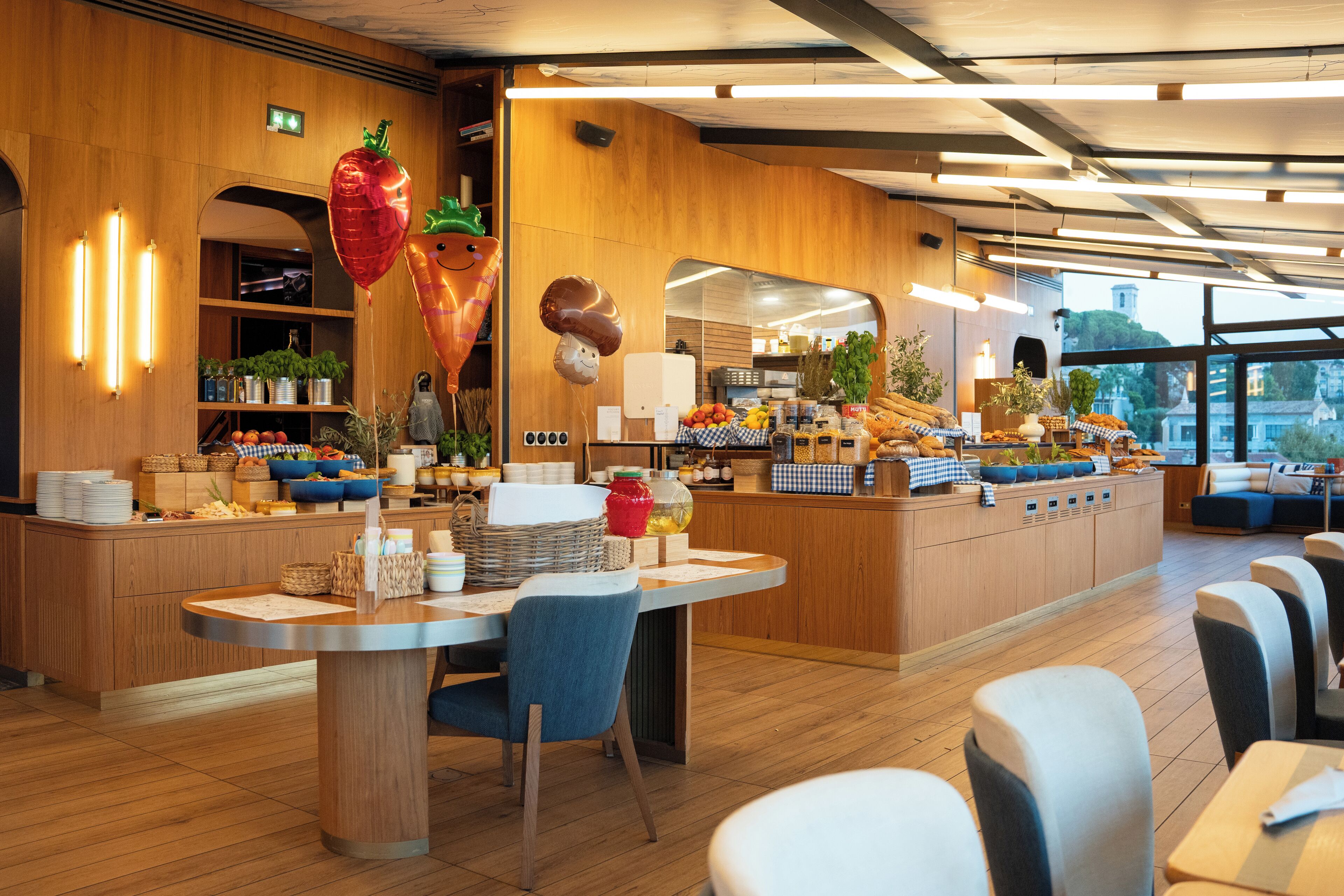 Dagelijks ontbijtbuffet (EUR 35 per persoon)