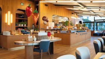 Desayuno buffet (EUR 35 por persona)