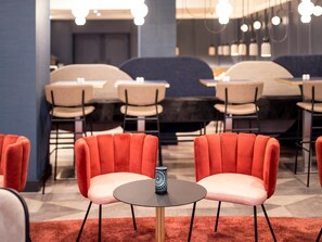 Café da manhã com buffet todos os dias mediante uma taxa