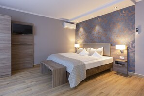Privilege, Twin Room, 2 Twin Beds | 1 bedroom, in-room safe, desk, blackout drapes