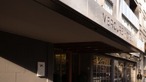 A hotel entrance with a sign reading "Mercure Hotel." - Mercure Hotel Mainz City Center (Mainz)