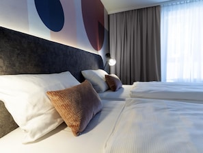 Privilege, Quarto casal | 1 quarto, cofres nos quartos, escrivaninha, cortinas blackout