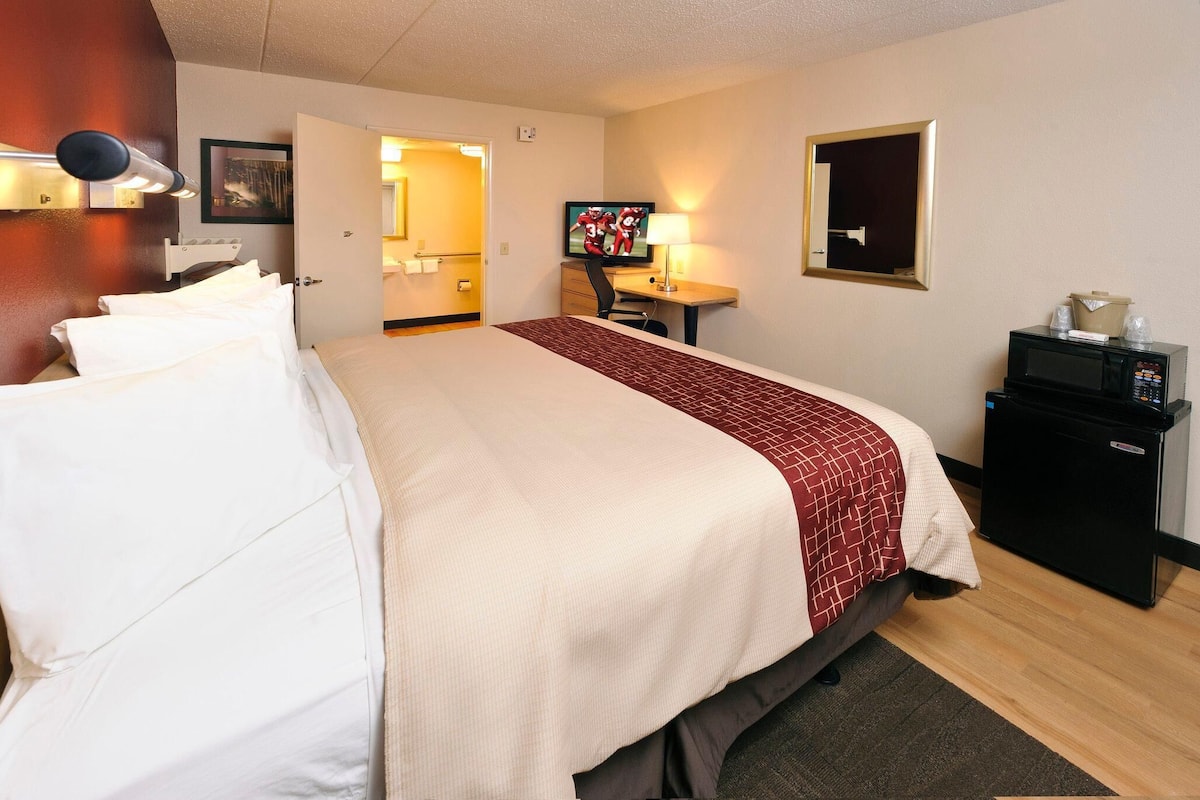 Cofres nos quartos, escrivaninha, espaço de trabalho para notebook