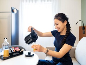 Habitación estándar, 1 cama doble con sofá cama (1 place) | Ropa de cama de alta calidad y escritorio