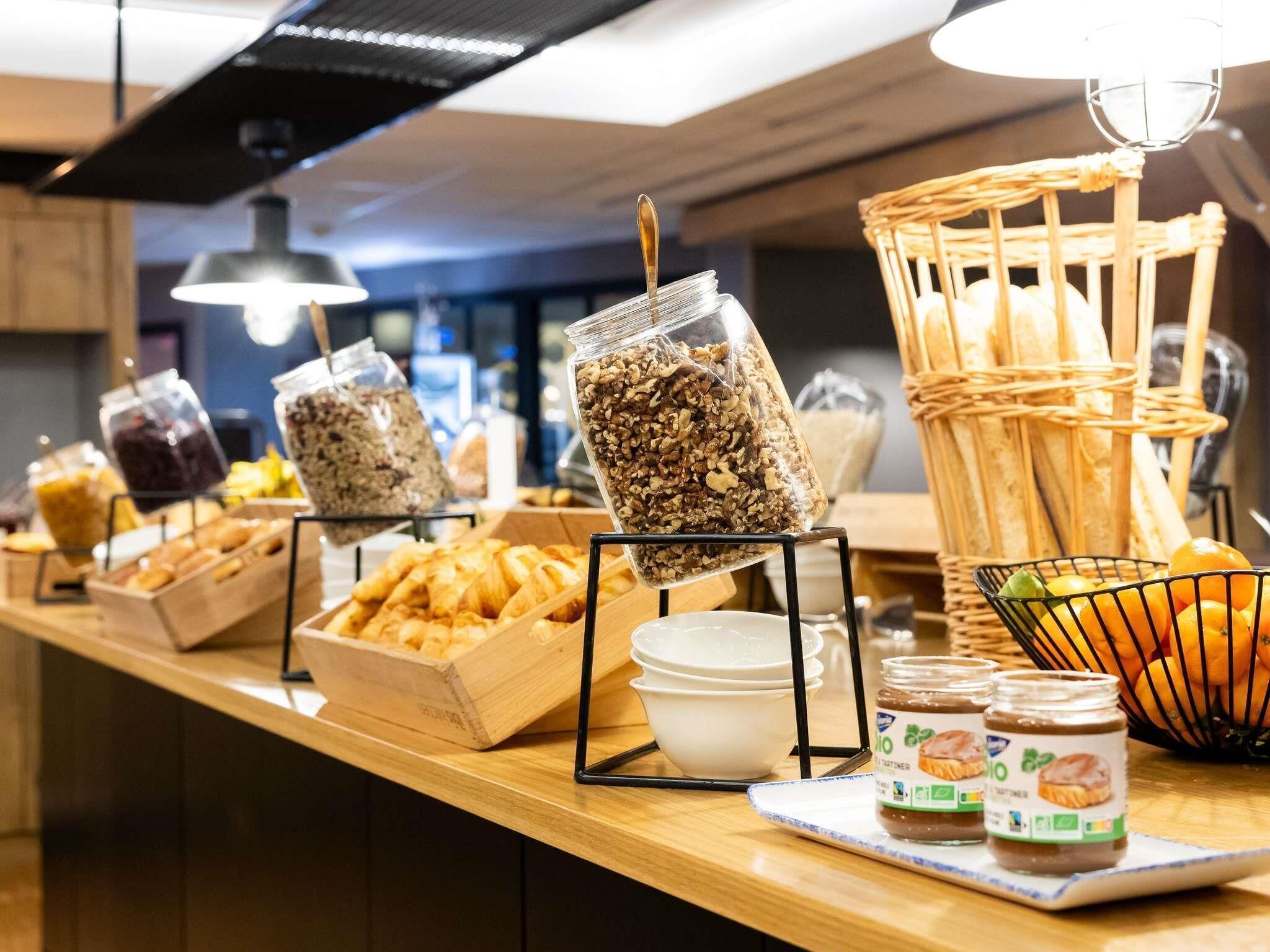 Petit déjeuner buffet servi tous les jours en supplément