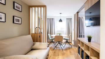 Junior Suite | Premium bedding, desk, laptop workspace, blackout curtains