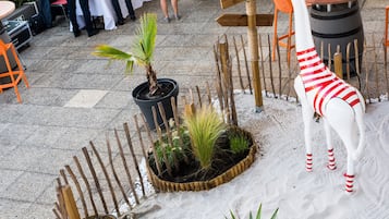Children’s play area – outdoor