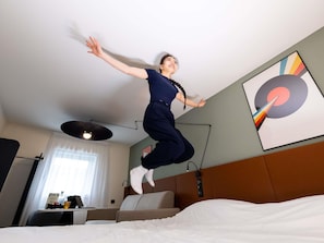Standardzimmer, 1 Doppelbett und Schlafsofa (1 place) | Hochwertige Bettwaren, Schreibtisch, laptopgeeigneter Arbeitsplatz