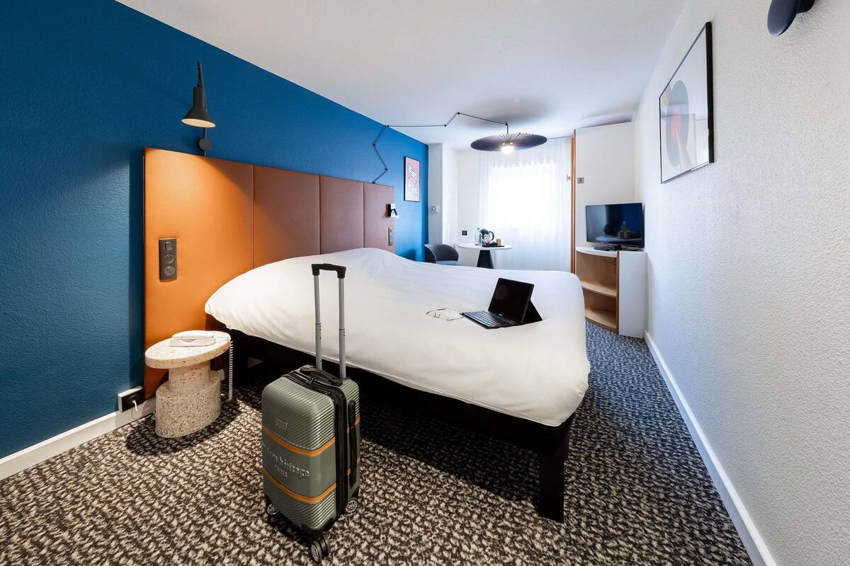 Superior Room, 1 Double Bed | Premium bedding, desk, laptop workspace, blackout drapes