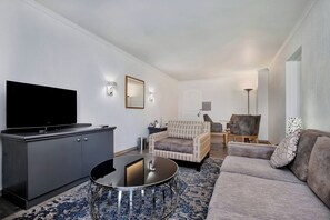 Suite, 1 Bedroom, Non Smoking, Garden View | Living area | LCD TV