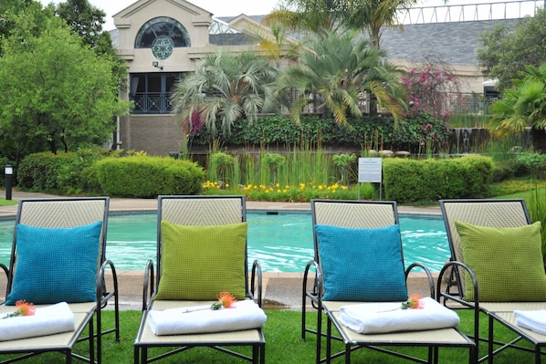 Outdoor pool, sun loungers