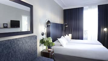 Standard-Doppelzimmer | Zimmersafe, schallisolierte Zimmer, Bügeleisen/Bügelbrett