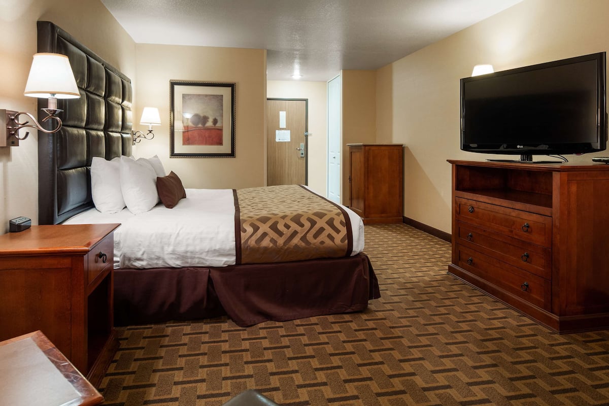In-room safe, desk, blackout curtains, iron/ironing board