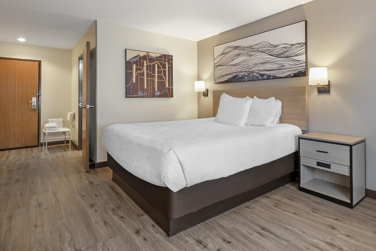 In-room safe, desk, blackout curtains, iron/ironing board