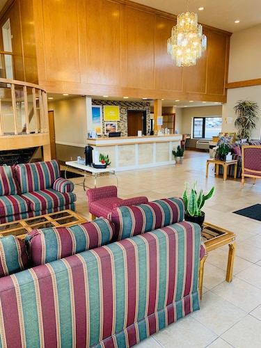 Days Inn & Suites by Wyndham Logan