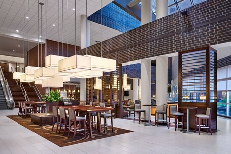 Sheraton Indianapolis Hotel at Keystone Crossing - Image 3