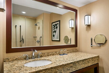 Sheraton Indianapolis Hotel at Keystone Crossing - Image 27