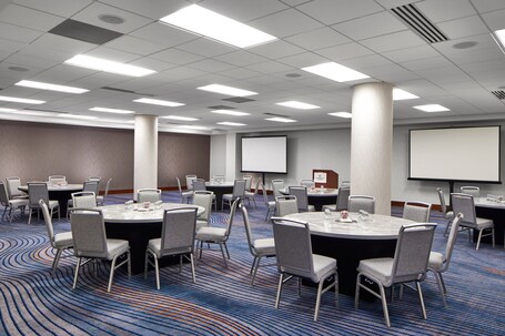 Sheraton Indianapolis Hotel at Keystone Crossing - Image 34