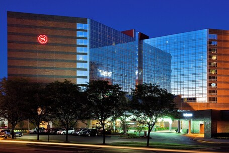 Sheraton Indianapolis Hotel at Keystone Crossing - Image 4