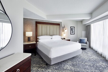 Sheraton Indianapolis Hotel at Keystone Crossing - Image 12