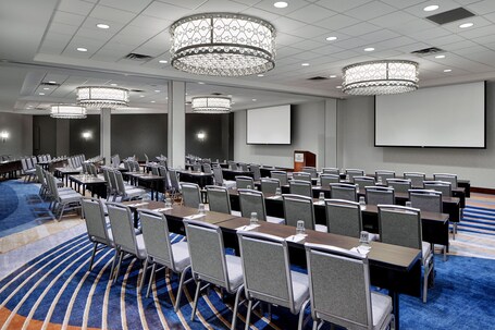 Sheraton Indianapolis Hotel at Keystone Crossing - Image 36