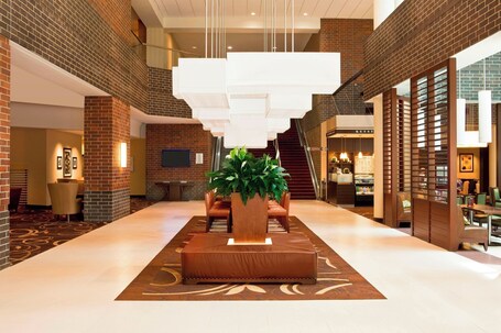 Sheraton Indianapolis Hotel at Keystone Crossing - Image 2