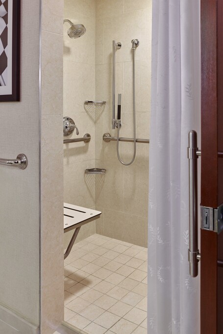 Sheraton Indianapolis Hotel at Keystone Crossing - Image 29