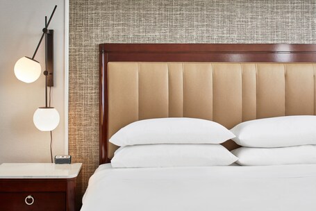 Sheraton Indianapolis Hotel at Keystone Crossing - Image 49