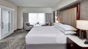 Traditional-Zimmer, 1 King-Bett | Hochwertige Bettwaren, Daunenbettdecken, Pillowtop-Betten, Zimmersafe